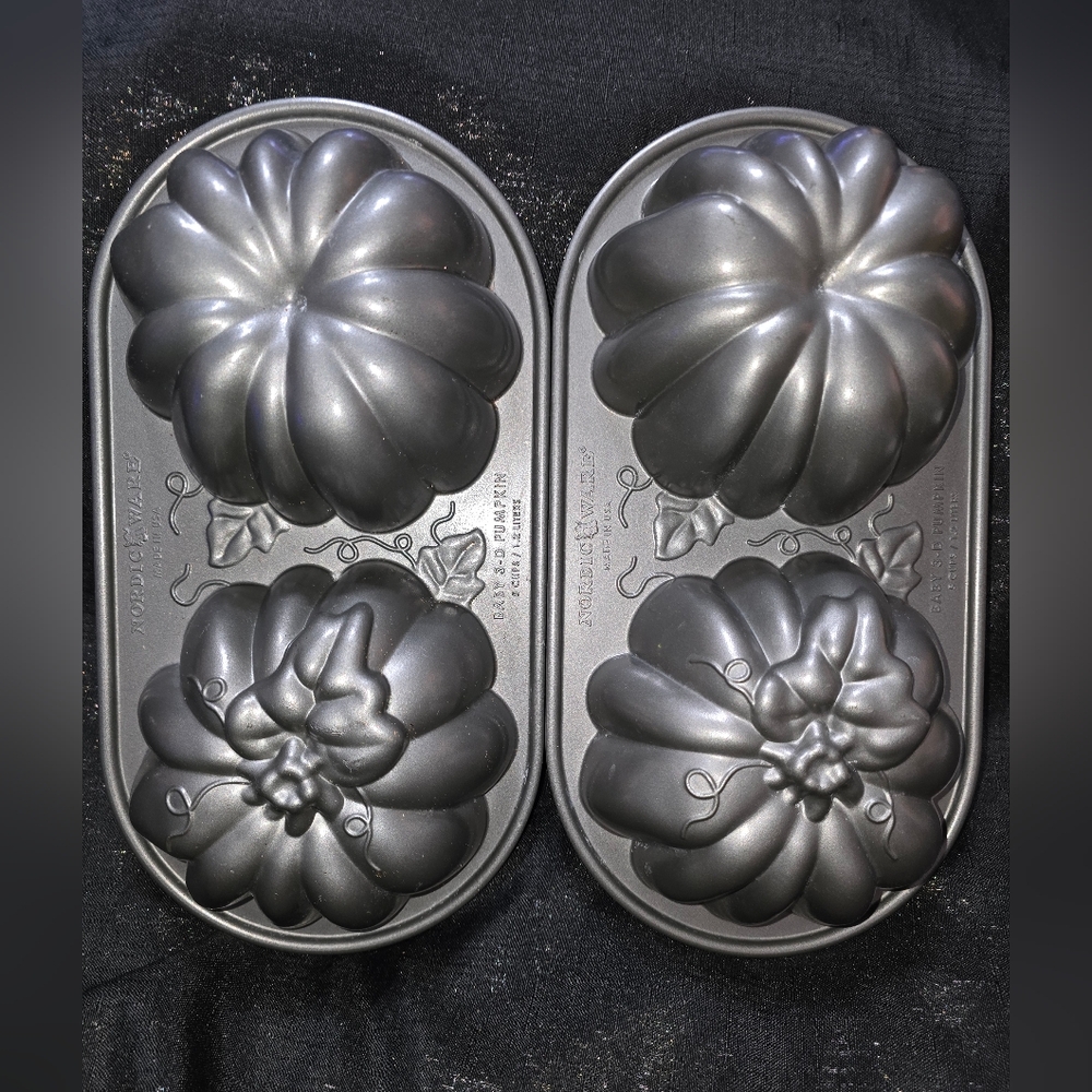 Nordic Ware Pumpkin Cake pan set